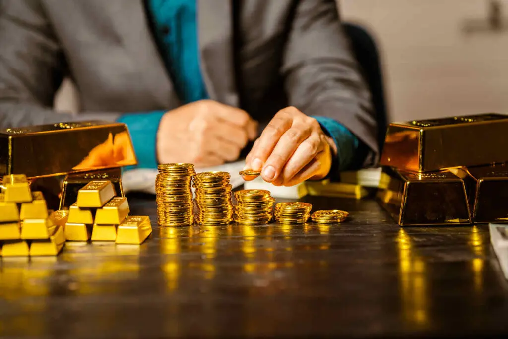 gold-coins-vs-gold-bars-comparison-chart-buying-gold-for-beginners-investing-physical-gold